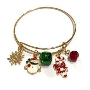 Christmas Charm Bracelet Gold Tone Snowflake Snowman Candy Cane Charms